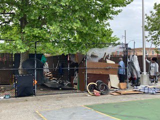 NYPDPSA1's tweet image. Our QTeam conducted a Homeless Encampment Operation at the @NYCHA Surfside Gardens. The encampment was a major concern to residents in that development as well as problematic for NYCHA employees. @NYPDBklynSouth @NYPDHousing @NYPDnews @NYPDPC @NYPD1stDep @NYPDHBBk @NYPDChiefOfDep