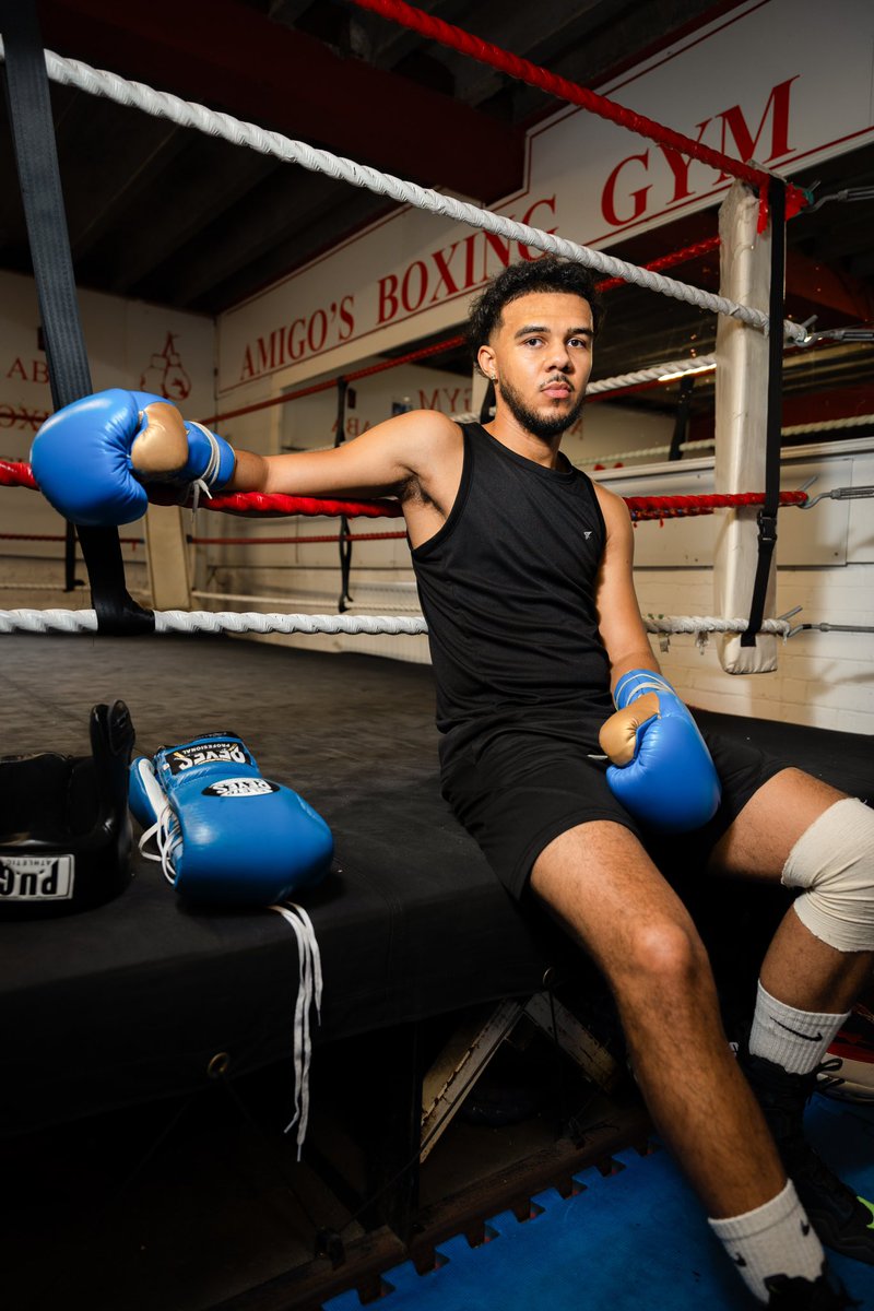 SteadyClickss's tweet photo. One step at a time, 

One punch at a time,

One round at a time.

#boxing #boxingtraining #sport #photography #pictures #gym #gymmotivation #creed #ROCKY #fighter https://t.co/FiSYHoEl0D