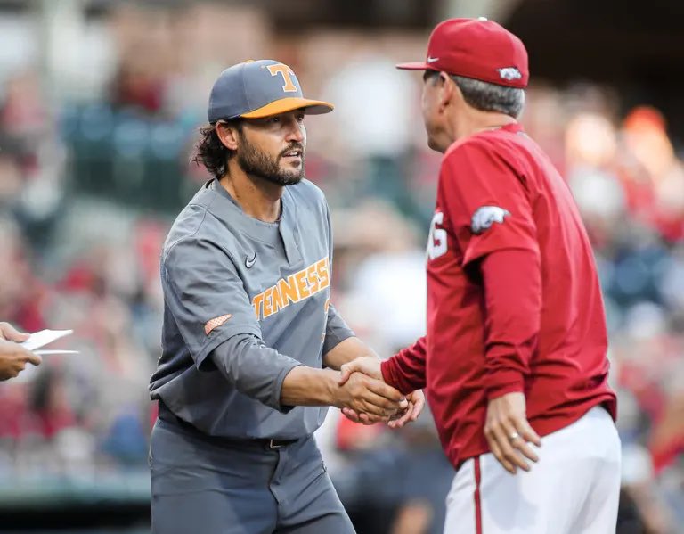 Rabid_Razorback's tweet image. 😂I’ve seen a lot of differing opinions on this in recent seasons, so for fun I want to revisit the question:
Would you be for or against Arkansas hiring Tony Vitello upon DVH’s retirement?
#Razorbacks #Baseball #SEC
