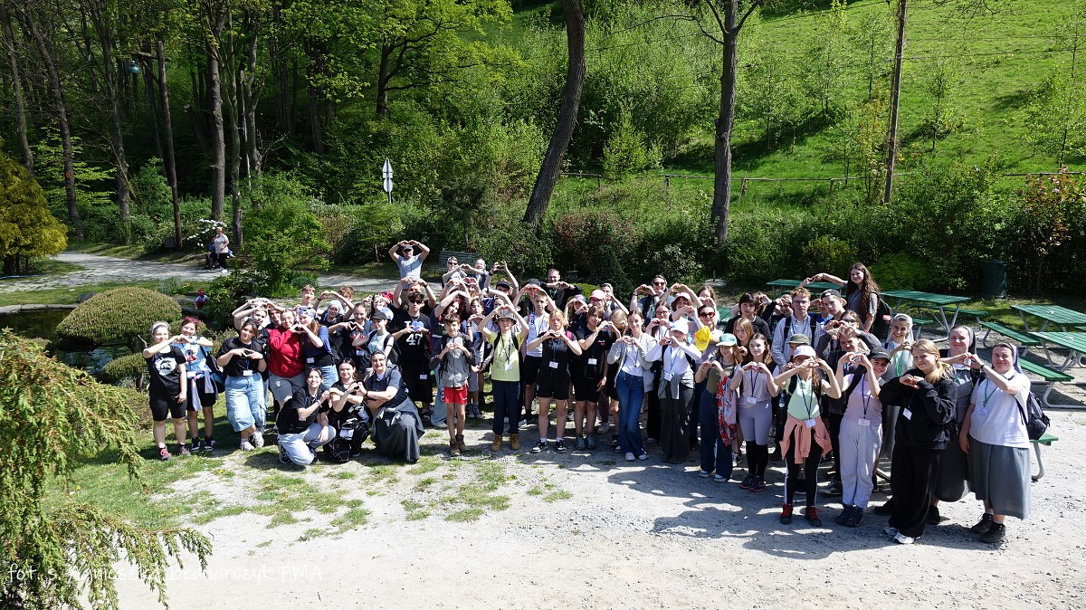 infoANS_PL's tweet image. #Polska – Święto Młodych: “Misja Nadzieja #SKARB” w Pieszycach

infoans.org/pl/dzialy/foto…