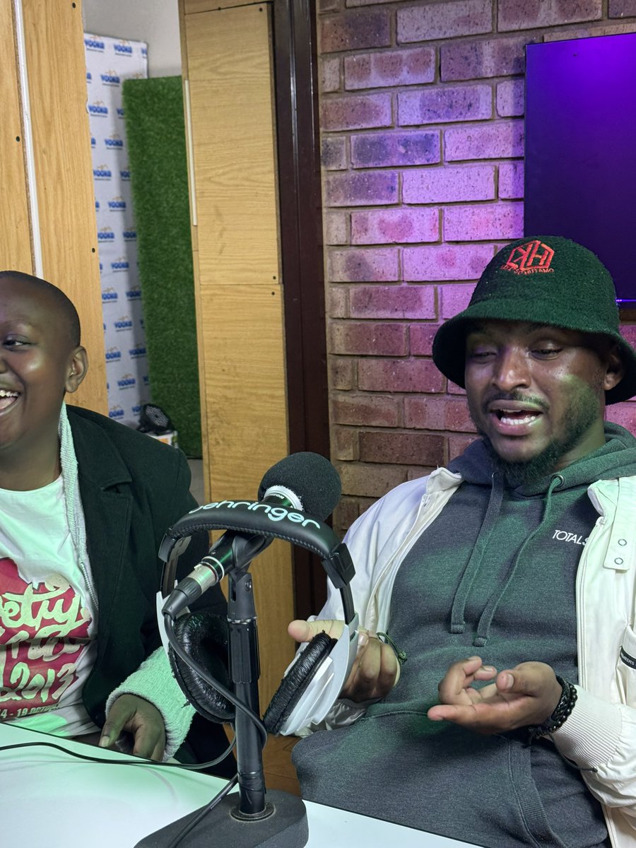 VookaDaily's tweet image. This #ComedyWednesday, we welcomed the hilarious @keketso_hutamo — Vosloorus’ finest and your new fave comedian! Undiluted and Unfiltered 🤣

SUBSCRIBE to catch us live from 7AM on #VookaBreakfast.
#DilutedLaughs | #MzansiComedy | #HiddenGems