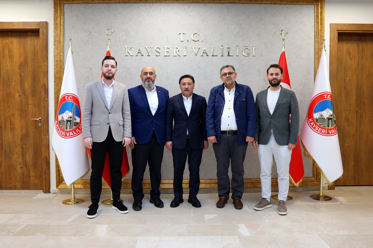 Valimiz Sayın Gökmen Çiçek, İGMG Türkiye ve Hasene Vakfı Başkan Yardımcı, Kurumsal İletişim Başkanı Ahmet Faruk Ergün, Eğitim Başkanı Adem Uysal, Kurra Hafız Abdulkerim İleri ve Kayseri İGMG Hasene Vakfı Şube Başkanı Sadi Onmaz'ı makamında kabul etti.