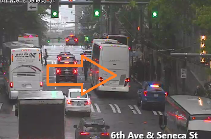 5th AveでのSeneca Stでの衝突WB右車線をブロックします。注意してください。