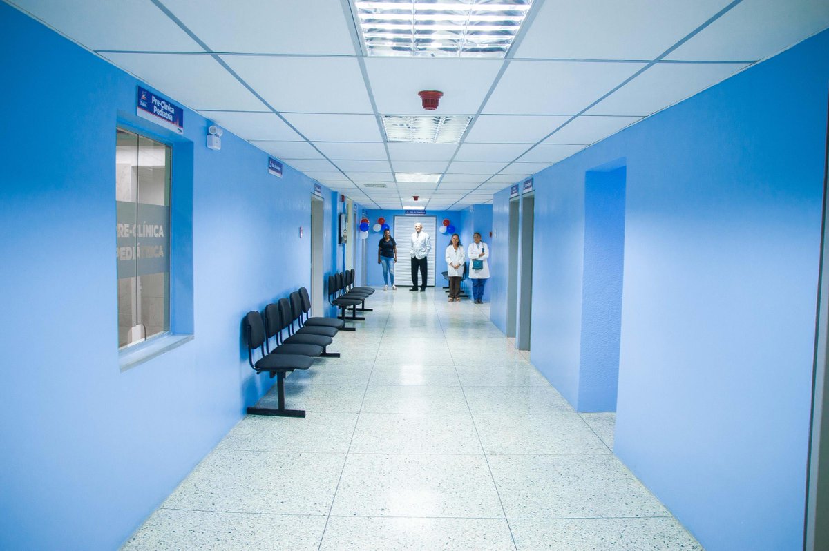 #Zulia: Gobernador Manuel Rosales inaugura Centro Clínico Ambulatorio, vialidad y desarrolla programas sociales en Lagunillas.

tinyurl.com/3jrt7nz6
