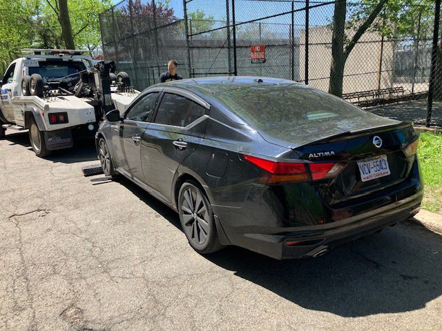 NYPDPSA1's tweet image. Residents of @NYCHA Bayview Houses have complained about vehicles parking within the development. Our Q Team had a car towed that was parked within the development. @NYPDBklynSouth @NYPDHousing @NYPDnews @NYPDPC @NYPD1stDep @NYPDHBBk @NYPDChiefOfDept