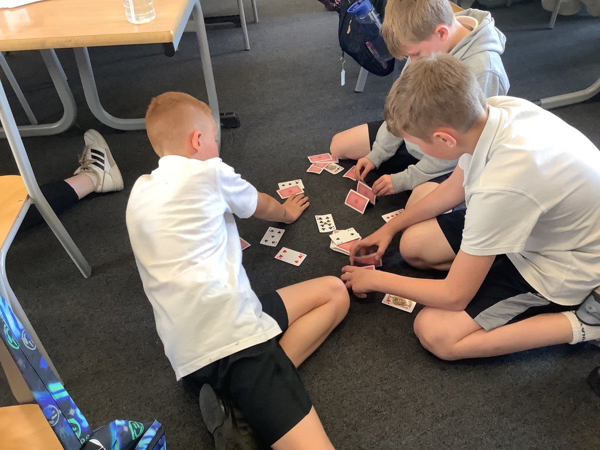 JHP_SnCN_SanCN's tweet image. P6a had fun with our House of Cards problem solving challenge today #WorldofWorkWeek #DYW