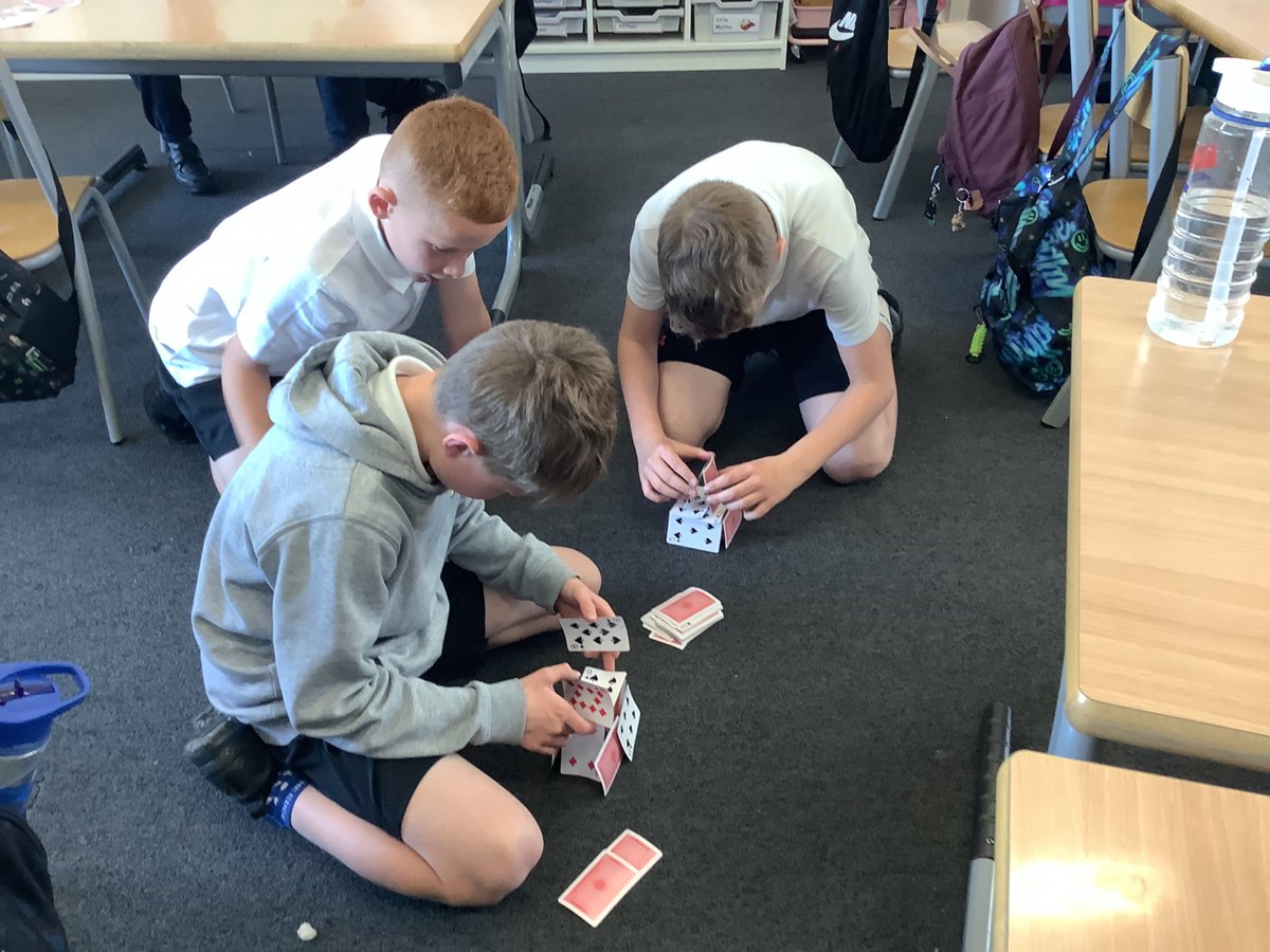 JHP_SnCN_SanCN's tweet image. P6a had fun with our House of Cards problem solving challenge today #WorldofWorkWeek #DYW