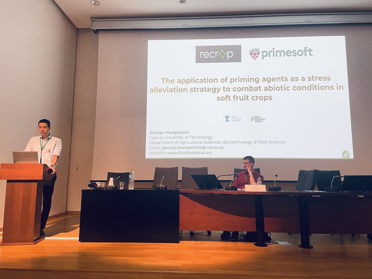 🧪 Session 4: Chemical priming &amp; new practices for better yields in tough conditions. 🌍🌾

George Manganaris (Cyprus University of Technology 🇨🇾): 🍓 Priming agents help soft fruit crops beat stress. #IntegrativeAgriculture #RECROP2025 #FoodSecurity #ClimateChange #RECROPCOST