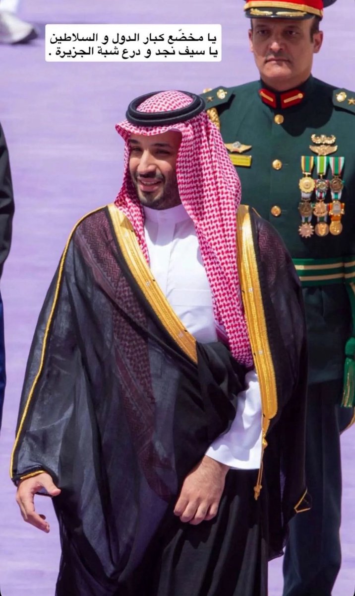 سلام  ياراس من العز  مليان
في كل  يوم   يرتقي  للمعالي 
هذا ولد سلمان والجد راكان
معرب   مابين   عم    وخالي 
#السعودية