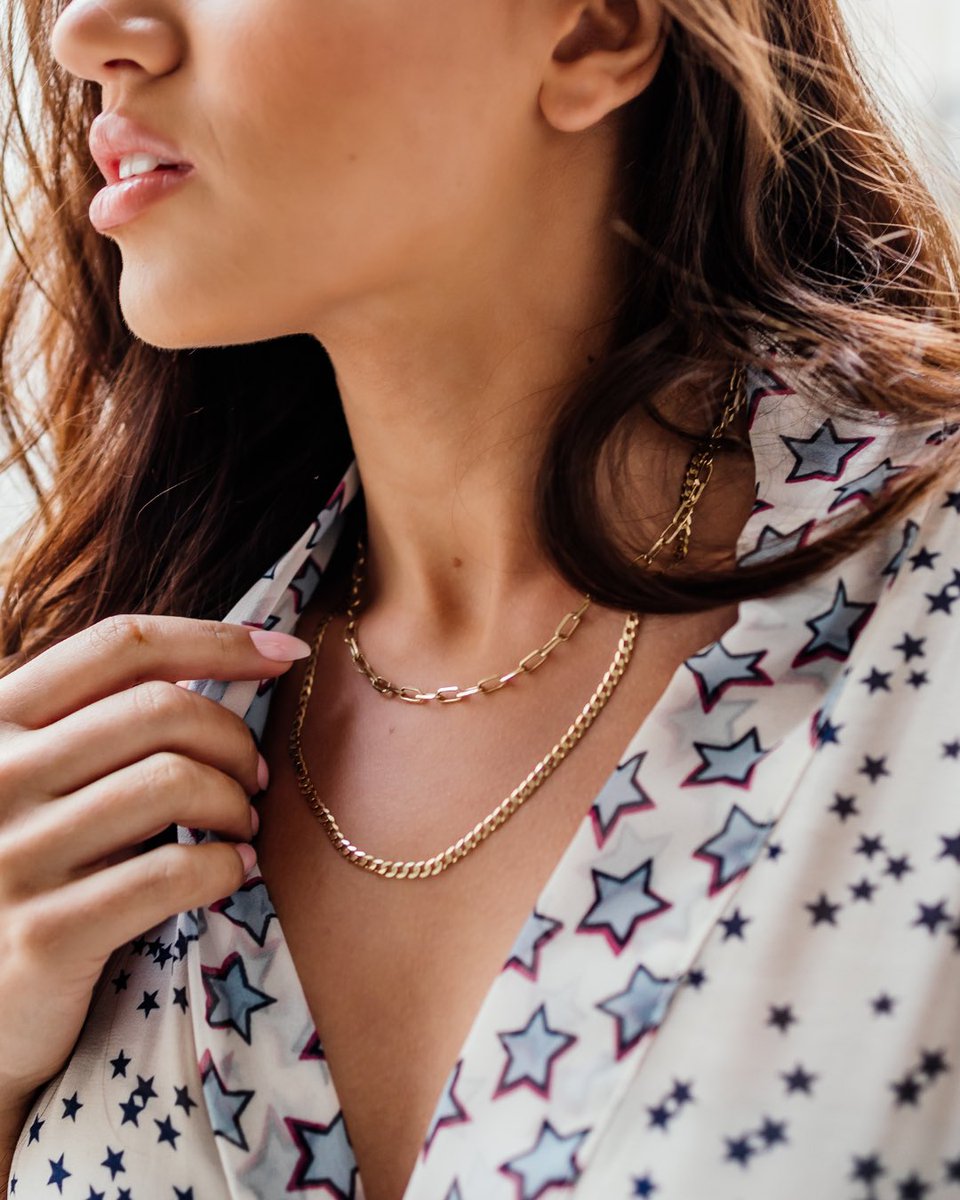 STONZDIAMONDS's tweet photo. A closer look at two of our most-loved 9k Yellow Gold Chains — the Meadow Paperclip Chain and the 3.8mm Curb Chain. With contrasting textures and timeless appeal, these two layer effortlessly. 

One sleek and refined, the other bold and classic — made to elevate your everyday ✨

 Shop now on our website: 
https://t.co/tyxCf7fRFJ

#paperclipchain #curbchain #yellowgoldjewellery #everydaylayers #stackedstyle #finejewellery #minimalgold #jewellerylovers #goldlayering #timelessdesign #handcraftedgold #luxurydetails #madeinsouthafrica #goldstack