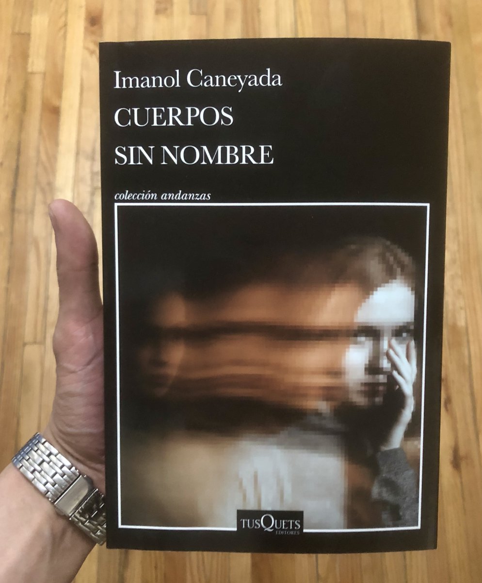 Uno pensaría que no necesitamos otra novela sobre los desaparecidos en México, pero Imanol Caneyada está muy consciente d eso y nos ofrece algo distinto con CUERPOS SIN NOMBRE. Cuál fue mi sorpresa cuando me encontré no con una novela policiaca sino con algo q raya lo fantástico!