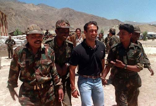 Megastar #SalmanKhan at Kargil War with the Brave Soldiers 🔥.