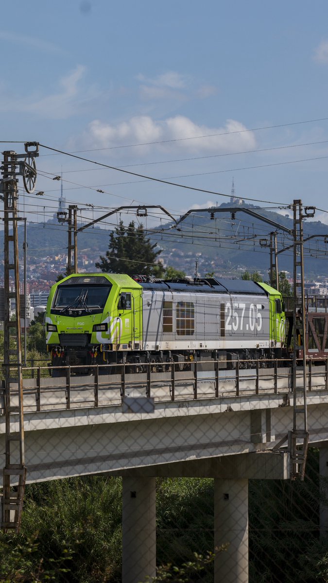 La 257.05 cruzando el Llobregat. (14 de mayo de 2025)