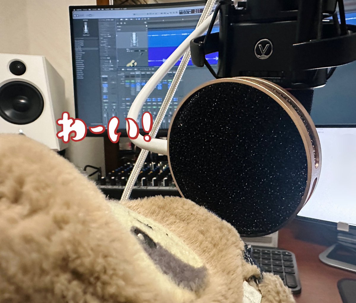 toru_hongo's tweet image. 7月中のサブスクリリースを目標に
新曲のDEMOを作っております🥳✨
今回は極力音数を少なめに、
シンプルなメロディの美しさに拘って作っていきたい♪
頑張りマッチョ〜💁🏻♂️🦥💻
#新曲 #作曲 #LogicProX #DTM