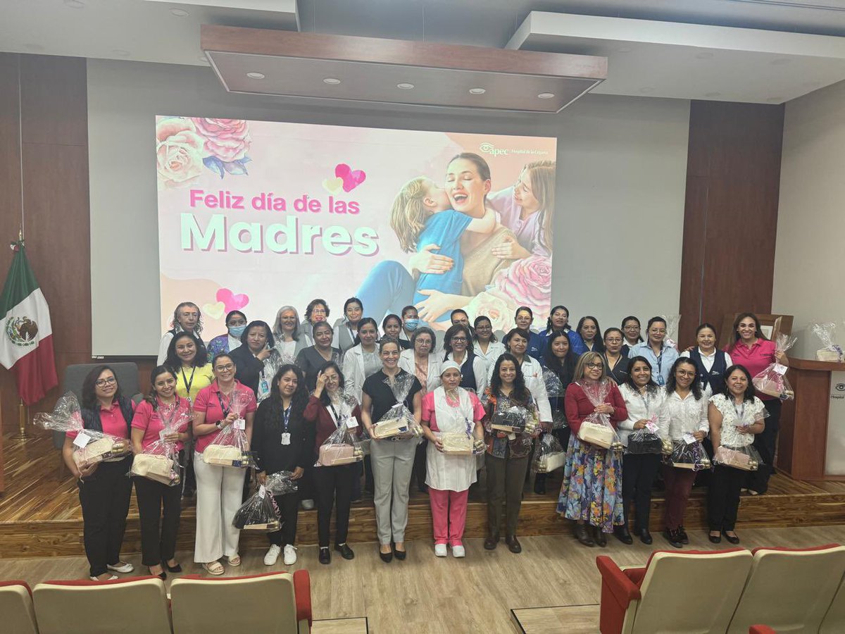 En APEC reconocemos que detrás de cada mamá profesional hay una historia de esfuerzo y amor, el día de hoy honramos a las madres que forman parte de nuestra comunidad con un pequeño detalle, por su valiosa labor dentro y fuera de la institución. ❤️🤱🏻
¡Feliz Día de las Madres!