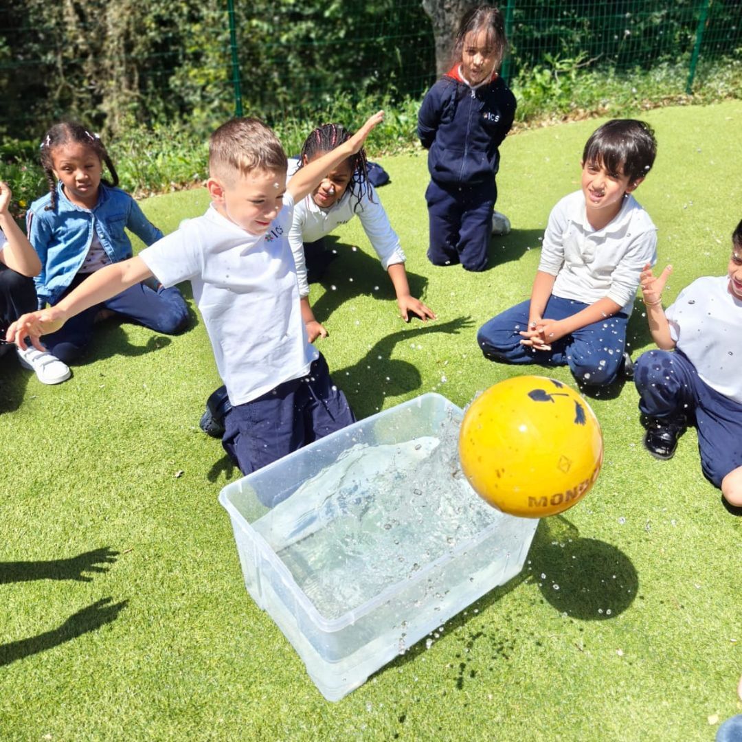 RomeIntSchool's tweet image. We’re Rome’s only school offering both the IB PYP and Diploma, guiding global learners from early years to university. Recently, Year 2 explored forces through water play—bringing physics to life with curiosity and fun!
#risrome #ibworldschool #ibprimaryyears #globeducate #ibdp