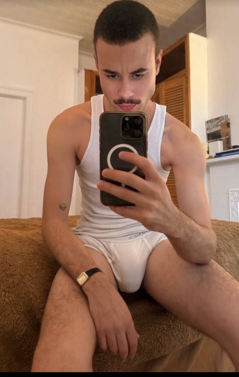 Look what those #Hanesbriefs are holding. Nice bulge. #Hanes #tightywhities #whitebriefs #briefs #meninbriefs #malebriefs #mensunderwear #maleunderwear