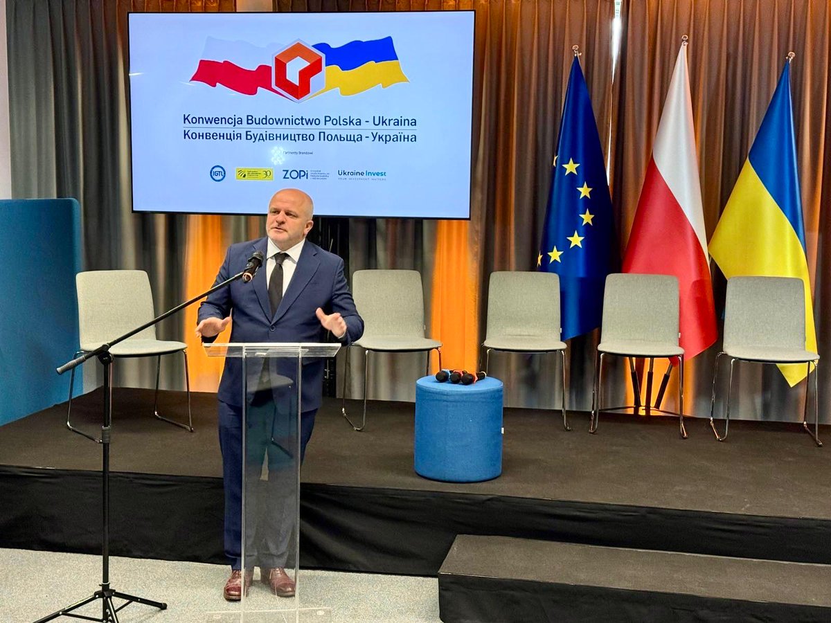 🇵🇱🇺🇦 III Międzynarodowa Konwencja Budownictwo Polska–Ukraina

🏗 Polska branża budowlana urosła z 177 mld zł w 2016 do 350 mld zł w 2024 r. 

📈 W 2026 r. przekroczy 400 mld zł.

🚛 Torujemy polskim firmom drogę do udziału w odbudowie Ukrainy.

<a href="/pawelkowalpl/">Kowal</a> <a href="/_PZPB/">Polski Związek Pracodawców Budownictwa</a> <a href="/PAIH_pl/">PAIH</a>