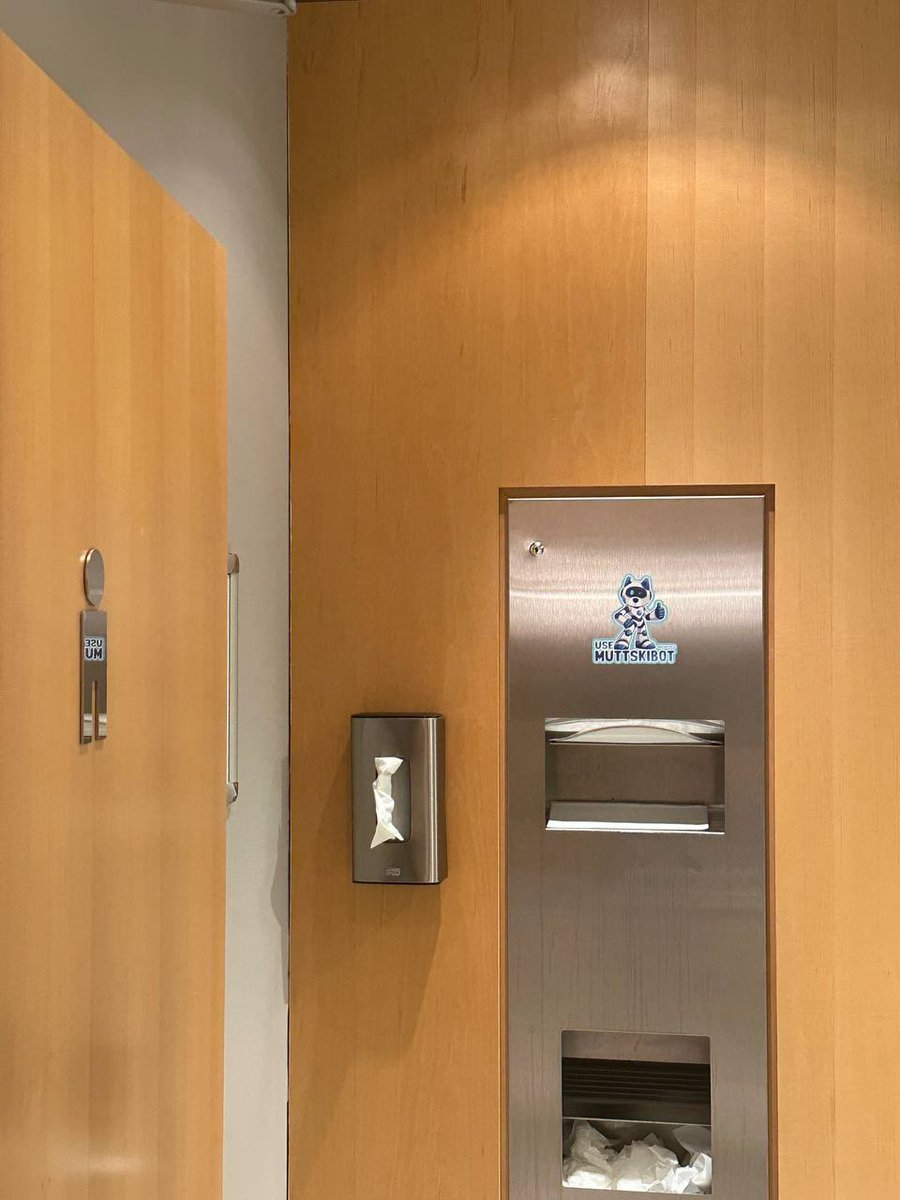 MuttskiTheDog's tweet photo. Some woofers really let the dog out at #SonicSummit 🐶
From the bar to the bogs, you couldn’t escape the call:
“Use #MuttskiBot, ya $S degens.”
If you spotted one sticker… or a dozen… you know who to thank. 🐾💥
Community-powered. Toilet-tested. Degen-approved. https://t.co/9Tn6Cs29sG