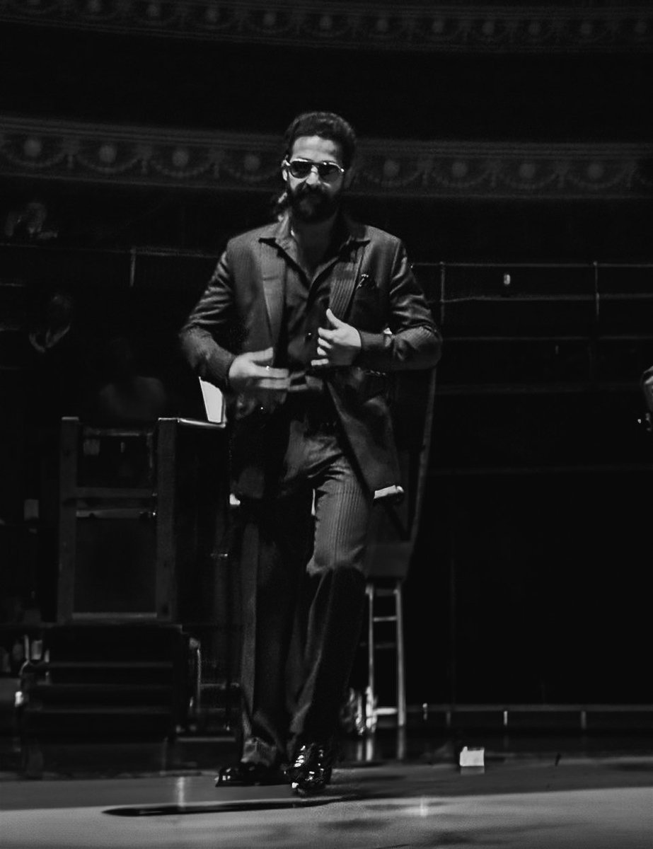 FilmyTwoodOffl's tweet photo. A Special Video Glimpse from #War2 is coming for #JrNTR's Birthday... ? 😉 https://t.co/gW0jB6ubJY