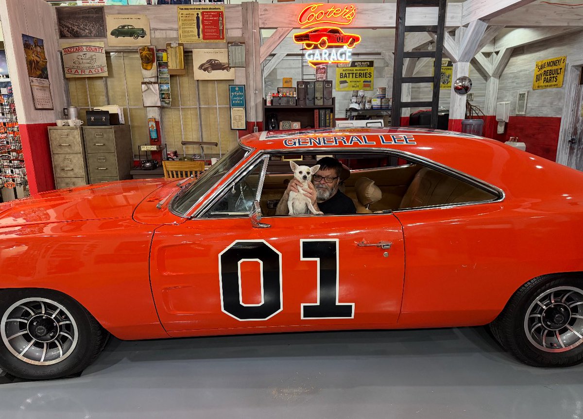 cootersplace's tweet image. Terry and Ratail from Indiana hanging out at Cooter’s Place Pigeon Forge TN. Thanks for coming y’all!

#dukesofhazzard #cootersplace #cooters #generallee #pigeonforge #smokymountains #smokymountainsnationalpark