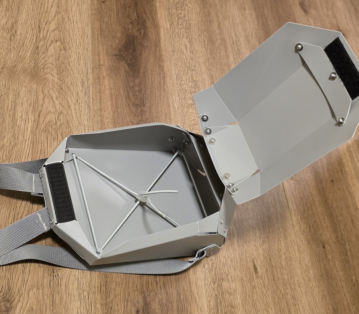 turtlekazu_dev's tweet image. my new gear...

無事にSolid Gray Mini Backpackが着弾🥦

親子リュックでのツーショット。
手書きでのメッセージもついてて感動...！

#solidgray