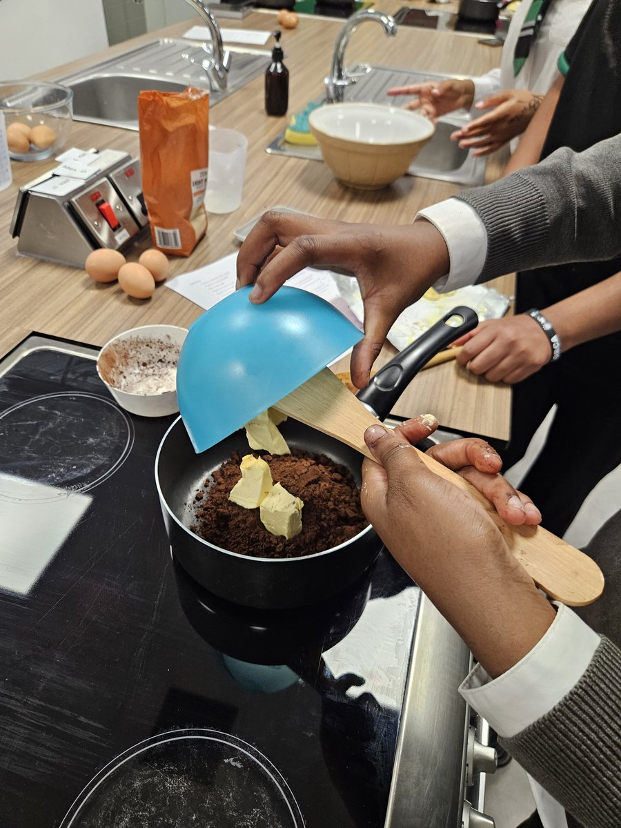 The Stockwood Park Academy (@stockwoodpk) on Twitter photo Students are baking brownies at the cooking club this afternoon.
<a href="/advschools/">Advantage Schools</a> <a href="/HarrietMills86/">Harriet Mills</a> Students are baking brownies at the cooking club this afternoon.
<a href="/advschools/">Advantage Schools</a> <a href="/HarrietMills86/">Harriet Mills</a>