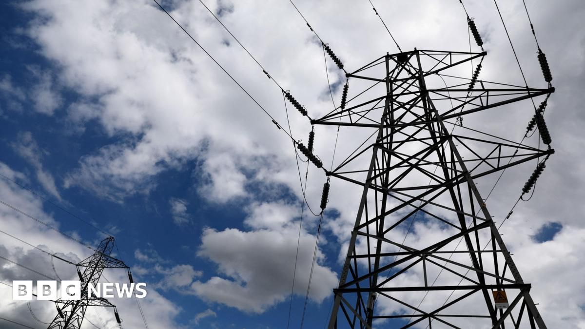 ⚡ National Grid plans new power lines from Weston Marsh to Leicestershire + underground cables landing at Anderby Creek to carry Scottish wind energy. Public consultations open now. Have your say! 🗣️ #Lincolnshire #NetZero #EnergyPlans buff.ly/syOi6h2