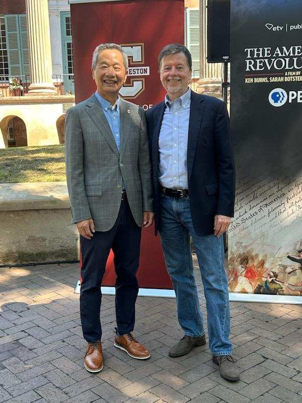 CofCHsu's tweet image. Excited and honored to have legendary documentarian Ken Burns on campus to preview his next film, which is on the American Revolution, through a collaboration with @SCETV and @SCPublicRadio