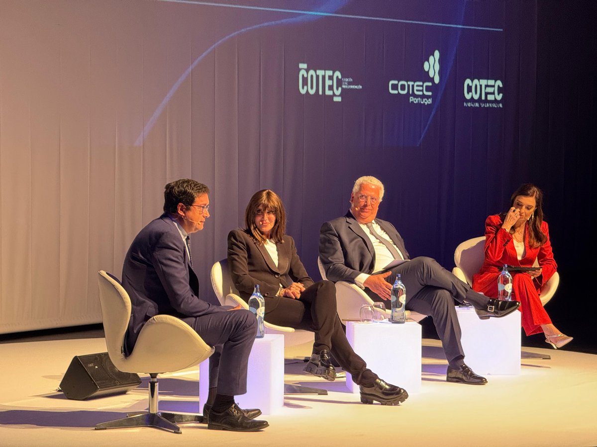 Anna Maria Bernini 🇮🇹 (@berniniam) on Twitter photo Alla XVIII edizione del Summit COTEC Europe a #Coimbra ho avuto il piacere di partecipare al panel “Acting Together: Policies for Competitiveness” insieme al Ministro dell’Economia portoghese Pedro Reis e al Ministro spagnolo della Transizione Digitale Oscar Lopez.
Oggi abbiamo Alla XVIII edizione del Summit COTEC Europe a #Coimbra ho avuto il piacere di partecipare al panel “Acting Together: Policies for Competitiveness” insieme al Ministro dell’Economia portoghese Pedro Reis e al Ministro spagnolo della Transizione Digitale Oscar Lopez.
Oggi abbiamo