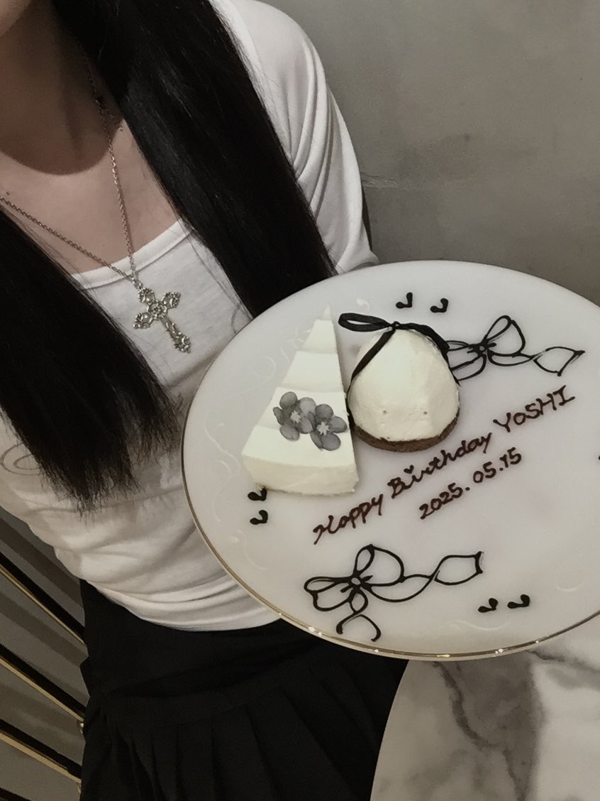 오늘이라는 날이 너에게 있어서 행복한 하루가 되길..♥

#CelestialRomeoYoshiDay
#만두냥이_냥이노리_생일축하해
#ヨシくんは25歳もトゥメのロミオ