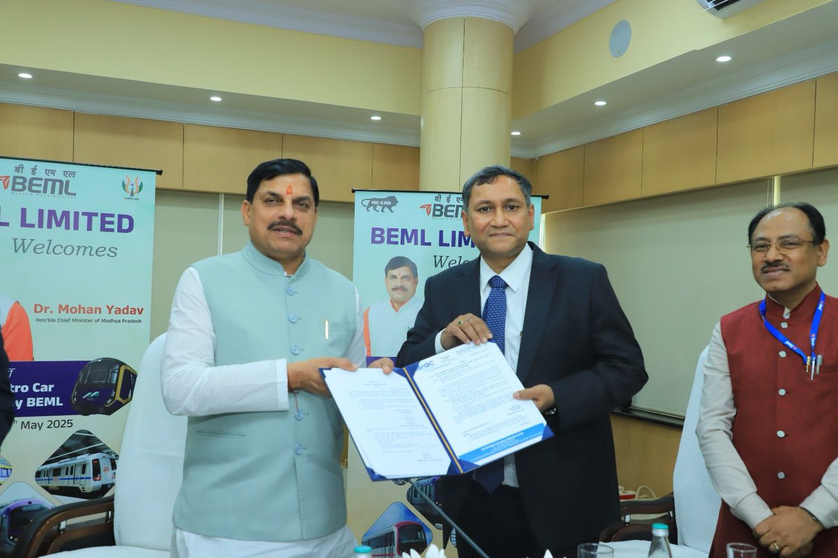 We were privileged to host the Hon’ble Chief Minister of Madhya Pradesh, Dr Mohan Yadav Ji, at our Bangalore Rail Complex for the ceremonial flag-off of BEML’s 2100th indigenously manufactured Metro Coach. We are sincerely grateful to him for presenting the Land Allotment Letter