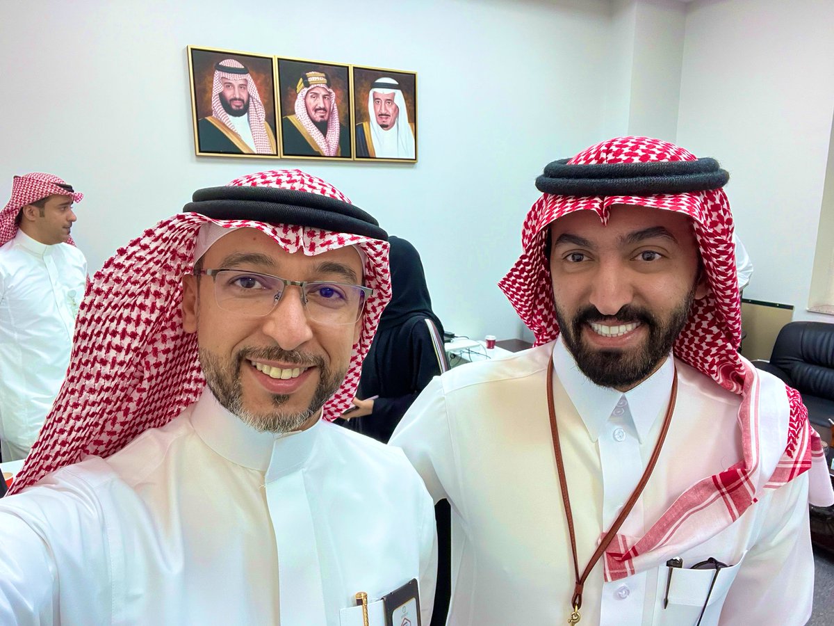 Dr. A H M E D A L J I S H I د.أحمد الجشي (@jishi_ahmed) on Twitter photo حظيت بشرف التكريم من قبل سعادة د.يزيد المطلق مدير المستشفى العام بمدينة الملك سعود الطبيّة برفقة نخبة من الزملاء تقديراً لجهودنا في التوثيق الطبي.
فخر يُلهمنا لمواصلة التميز في خدمة المريض وتعزيز جودة الرعاية 🇸🇦💚
<a href="/ksmcmedia/">مدينة الملك سعود الطبية</a> حظيت بشرف التكريم من قبل سعادة د.يزيد المطلق مدير المستشفى العام بمدينة الملك سعود الطبيّة برفقة نخبة من الزملاء تقديراً لجهودنا في التوثيق الطبي.
فخر يُلهمنا لمواصلة التميز في خدمة المريض وتعزيز جودة الرعاية 🇸🇦💚
<a href="/ksmcmedia/">مدينة الملك سعود الطبية</a>