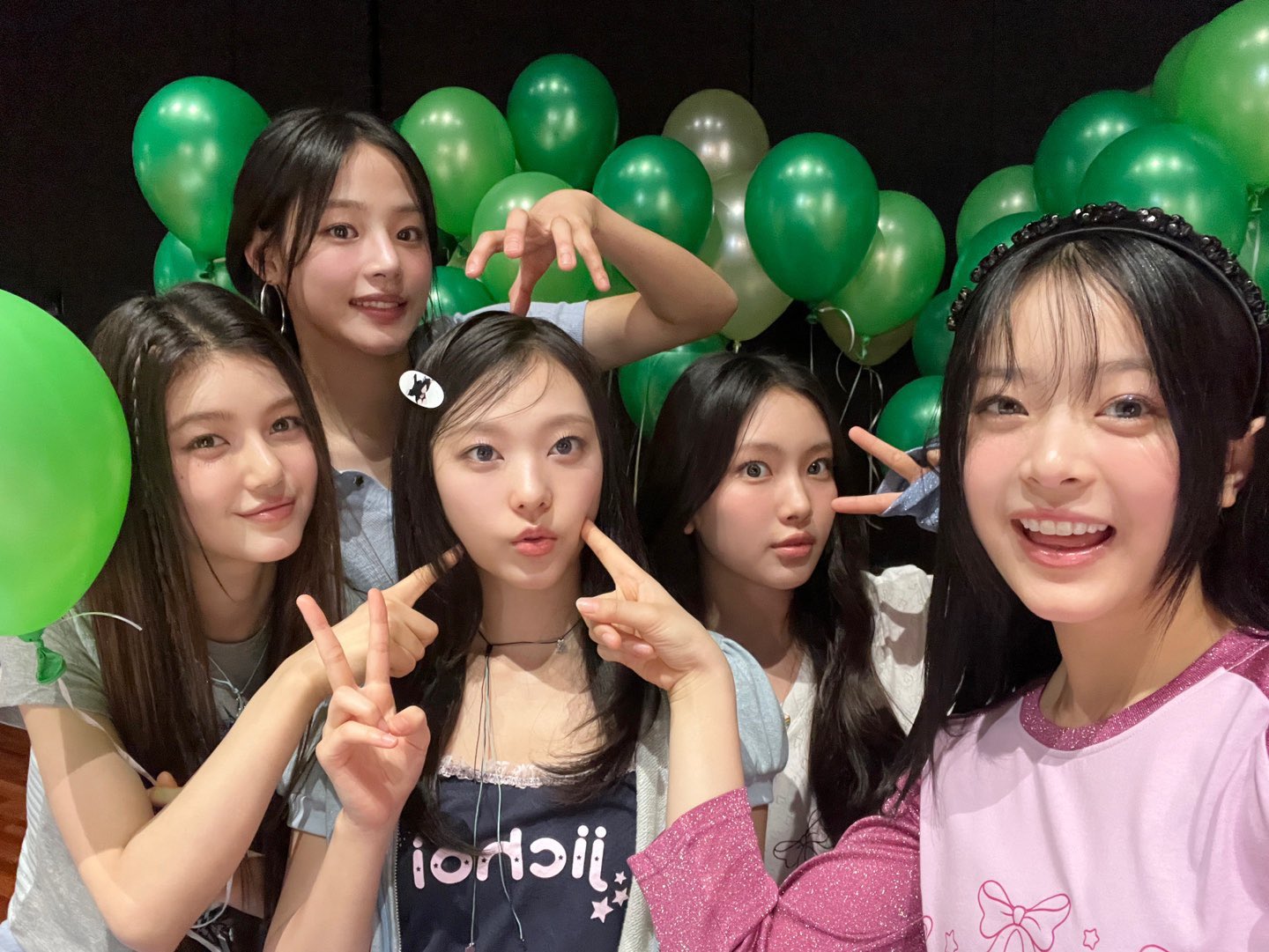 Hearin ‎߹ㅁ‎߹)♡様 my lover 🖤🐈‍⬛ 220821 - Weverse Offline Fansign