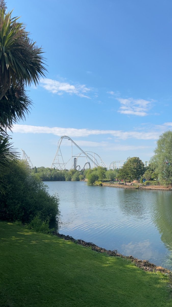 Lucas_R_17's tweet photo. Great day at @THORPEPARK for the first time this season! Good to get back on Hyperia which was running well. Special shout-out to the team on Swarm - fantastic operations, greatly improved on my visits from last season https://t.co/Wxe4c8TeFB