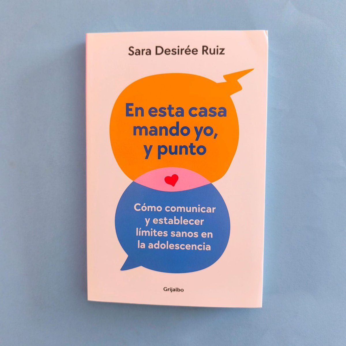 #librodeldía. En sus páginas, <a href="/SaraDesireeRuiz/">Sara Desirée Ruiz</a>  muestra una amplia gama de estrategias, pautas e ideas basadas en la comprensión profunda de la #adolescencia, el diálogo reflexivo y la comunicación asertiva con evidencia científica. <a href="/penguinlibros/">Penguin España 🐧📚</a>