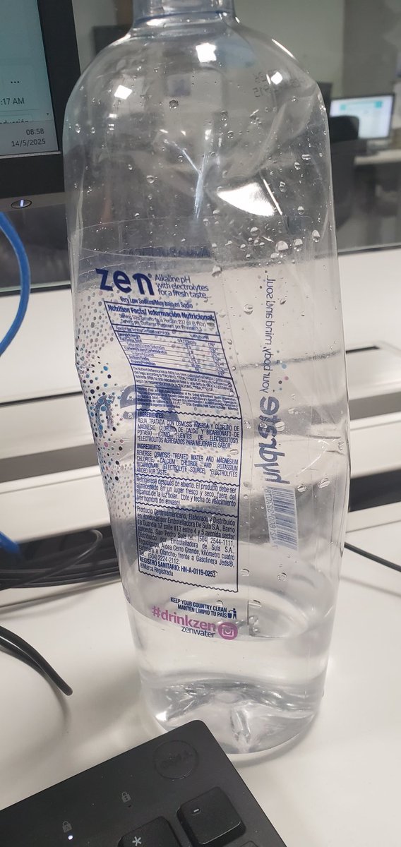 Mi nivel de ansiedad lo.mido en que tanta agua he tomado a cierta hora.
Hoy ando ansiosa ☹ apenas son las 9 am y ya me eché todo el bote. 

Y tengo friiiooooo 🥶🥶