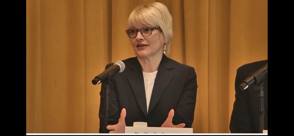 MassCEC's tweet image. During #NationalSmallBusinessWeek, our CEO Dr. Emily Reichert joined @SenMarkey for a field hearing on clean energy innovation. Her message was clear: small businesses are driving the green economy—and deserve our investment. 💚⚡️ #CleanEnergyJobs
