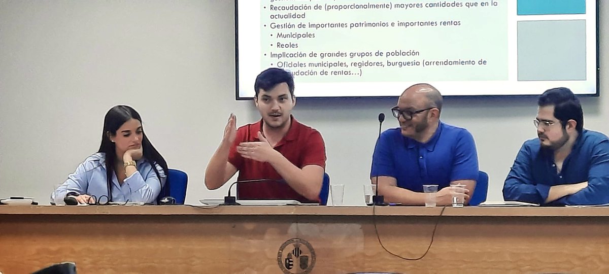 WINLOSE: Ganar y Perder en la Edad Moderna (@winlose_uv) on Twitter photo 👀‼️Hoy nuestro proyecto ha estado muy presente en el congreso de <a href="/pangaeauv/">Pangaea</a>,, celebrado en la <a href="/FacGeoiH/">Facultat Geografia i Història UV</a> de Valencia, participando en él <a href="/paulagonzaca/">Paula González Carrascosa</a>, <a href="/JulianMS_1998/">Julián</a> y <a href="/AndresBorrasB/">Andrés Borrás Benavente</a> 🗣️🧐🔍📚, con la moderación de <a href="/AndreuOrtiMon/">Andreu Ortí Mondéjar</a> 👨🏻⚖️
Nos envían estas fotos! 📸 👀‼️Hoy nuestro proyecto ha estado muy presente en el congreso de <a href="/pangaeauv/">Pangaea</a>,, celebrado en la <a href="/FacGeoiH/">Facultat Geografia i Història UV</a> de Valencia, participando en él <a href="/paulagonzaca/">Paula González Carrascosa</a>, <a href="/JulianMS_1998/">Julián</a> y <a href="/AndresBorrasB/">Andrés Borrás Benavente</a> 🗣️🧐🔍📚, con la moderación de <a href="/AndreuOrtiMon/">Andreu Ortí Mondéjar</a> 👨🏻⚖️
Nos envían estas fotos! 📸