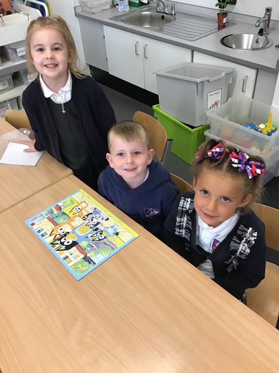 JHP_SnCN_SanCN's tweet image. P1a took part in the Great Jigsaw Puzzle Race as part of problem solving day. We had to work as a team to solve our puzzle. #WorldofWorkWeek #DYW