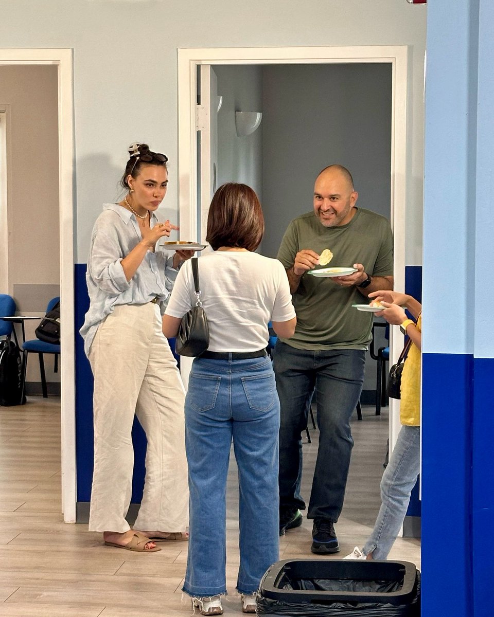 OHLASchools's tweet image. Moments at your new FAVORITE English school. 🙌🏼✨
#ESL #ESLTeachers #EnglishSchool #LearningEnglish #OHLASchools #OHLAStudents #BestEnglishSchool