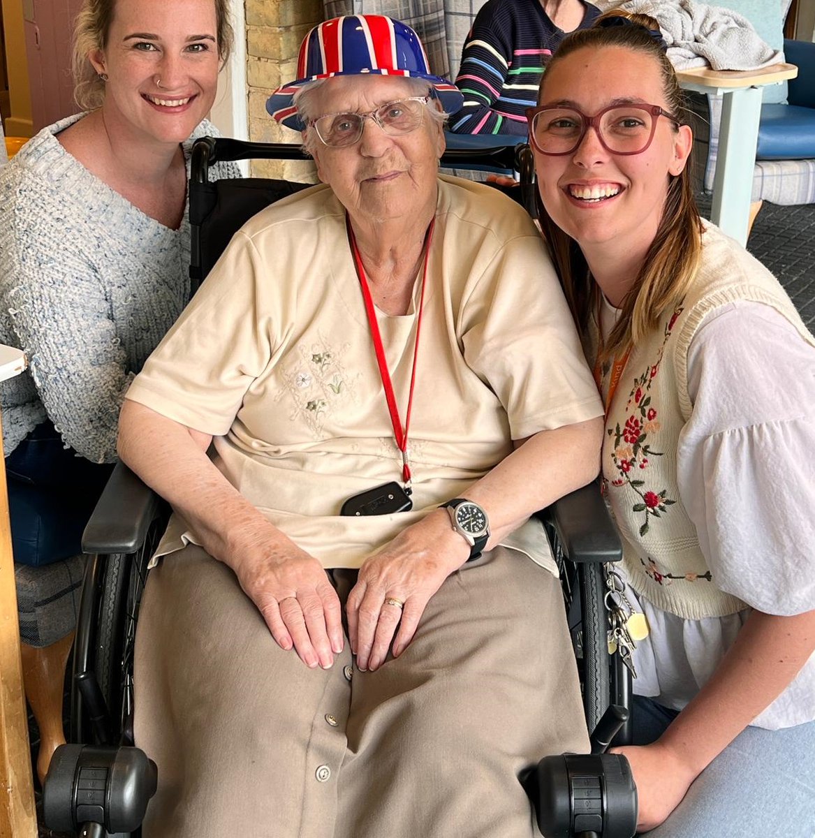thermbi's tweet image. Our residents at Prince Edward Duke of Kent Court, in #Essex enjoyed a #VEDay celebration at the local village hall. π¬π§
Ron Thompson who is 104 spoke about his time during the war. He said he was making up for lost times celebrating now with everyone.