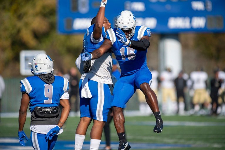 guy_vickers6's tweet image. Blessed to receive my second division one offer from Central Connecticut State University. @Coach_Gel @Coach_Ander5on @STMCT_Football
@NE6FB_Recruits
