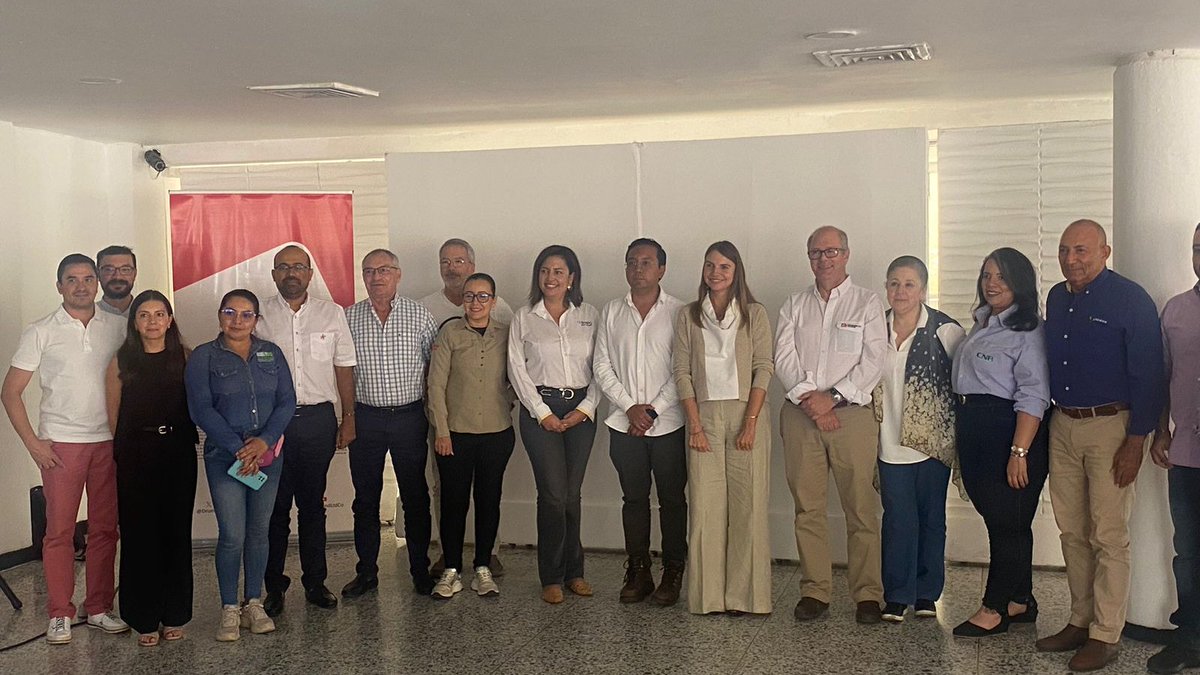 🎉 En 2025 conmemoramos 10 años y 100 sesiones del Grupo de Trabajo de Derechos Humanos y Carbón.
Una década de construcción colectiva y aprendizajes en pro de una minería con respeto por los DD.HH. 🧵👇

Desde 2015, este espacio reúne a actores clave del sector como