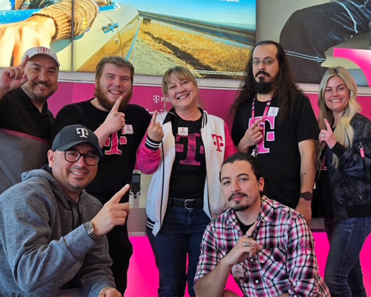 Serving up smiles at this Arizona store! 📱✨ Our team is here to make sure you find the perfect piece of tech and have an incredible shopping experience!

🏪 Stop by our store at 7584 East State Route 69 in Prescott Valley, AZ for top-notch customer service!