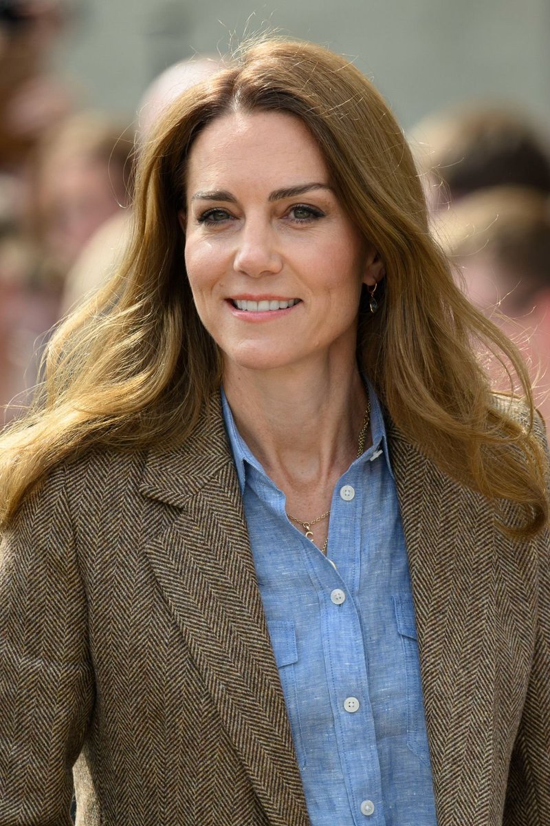 christo34036850's tweet image. Shine ♔HRH #TimelineCleanse #QueenBee #frockingFabulous #FutureQueen 🏴󠁧󠁢󠁷󠁬󠁳󠁿#CatherinePrincessOfWales #PrincessCatherine #RoyalFamily #iconic #ghd #13YearsofWillandKate #RoyalMuse #GetWellSoon #vogue #tatler