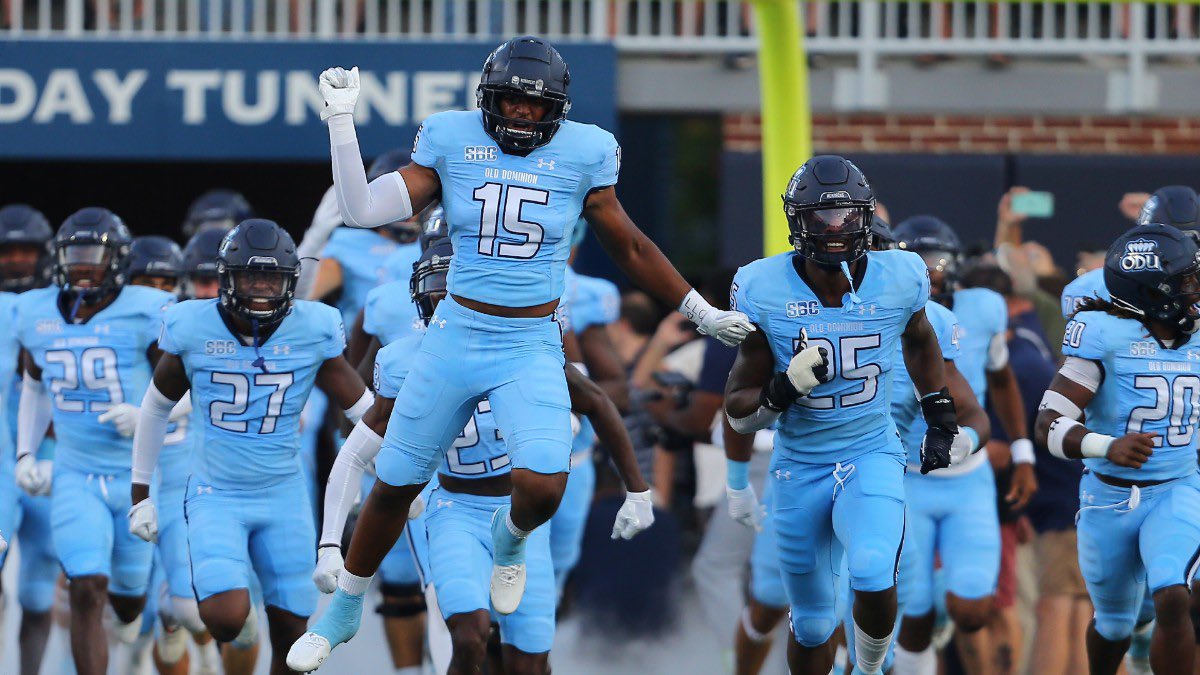 TreyDukes55's tweet image. Blessed to receive an offer from Old Dominion University.🩵🤍 Thank you @CoachVic_ from @ODUFootball for making it up to a workout! @CorvianFootball @CoachChris_11 @jamesdukes33 @Ajcore15