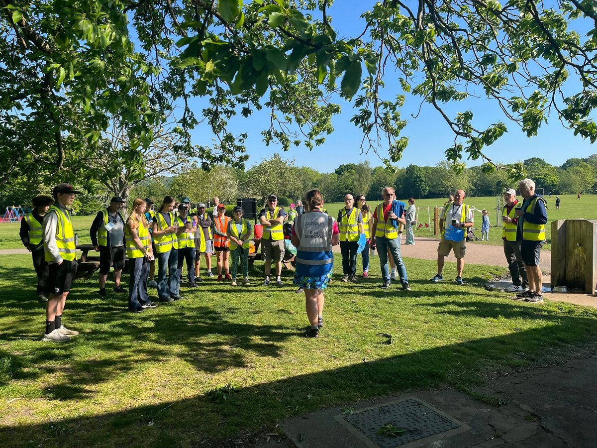A hi vis hero shout out for this Sunday’s event! 

The roles we need to fill are:

4 Marshals 
1 Timekeeper
1 Barcode scanner

If you can help, please do email in to elthamjuniors@parkrun.com or reply below ⬇️ 

Thank you ☺️