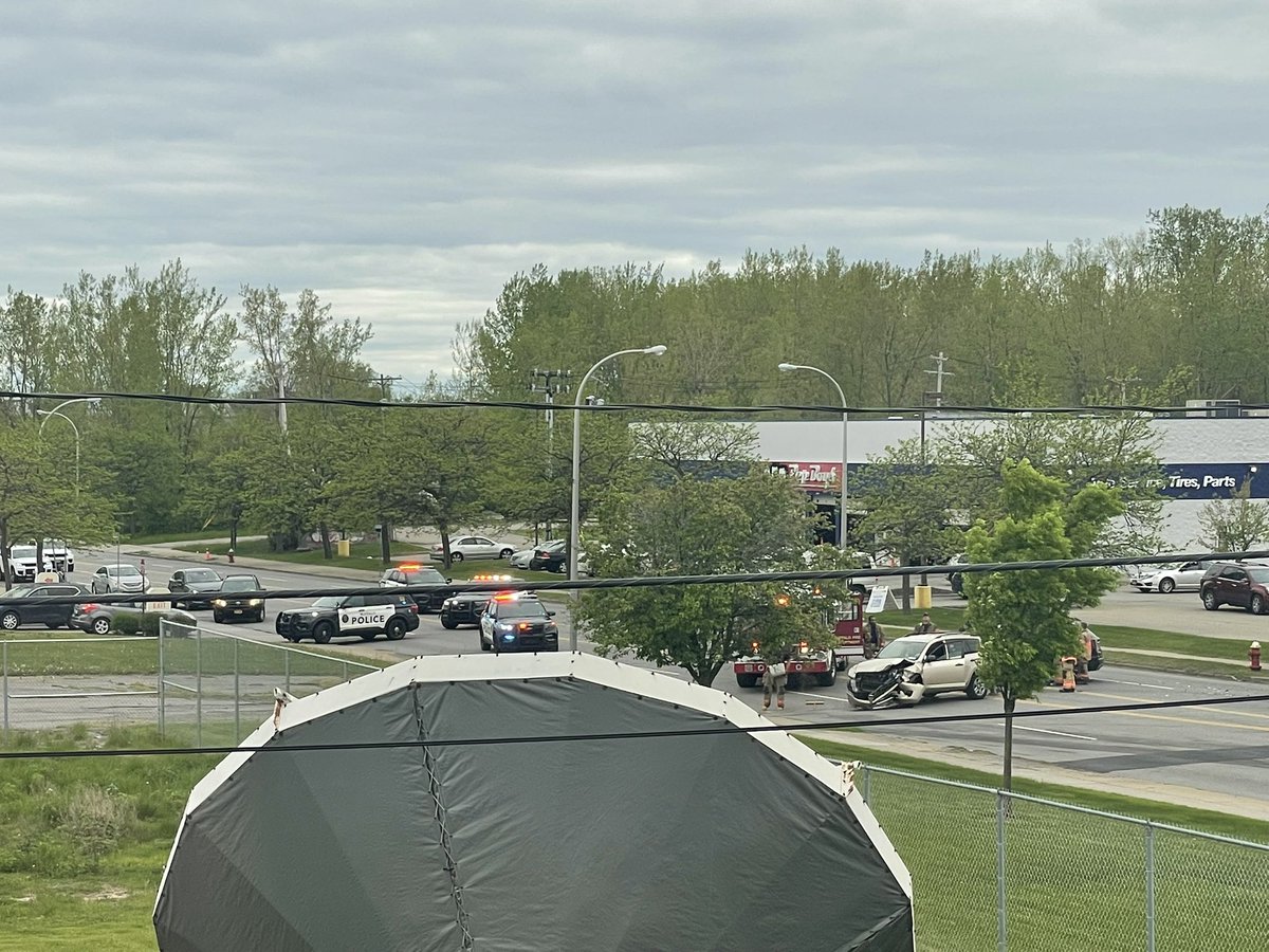 ⚠️ Traffic alert: Elmwood Avenue is blocked in both directions due to an auto accident between Hertel and Kenmore avenues.