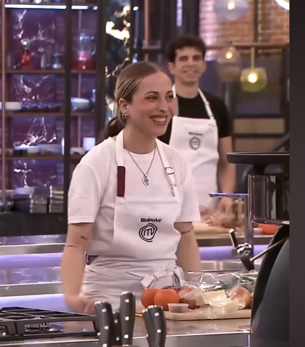 Jen__Dash's tweet image. Η Μαιρυλιν όταν γελάει είναι ίδια η γυναικάρα απτο Κιλκίς #MasterChefGR